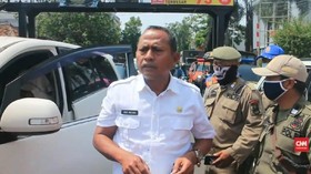 VIDEO: Ditegur Tak Pakai Masker, Kepala Dinas Karawang Marah