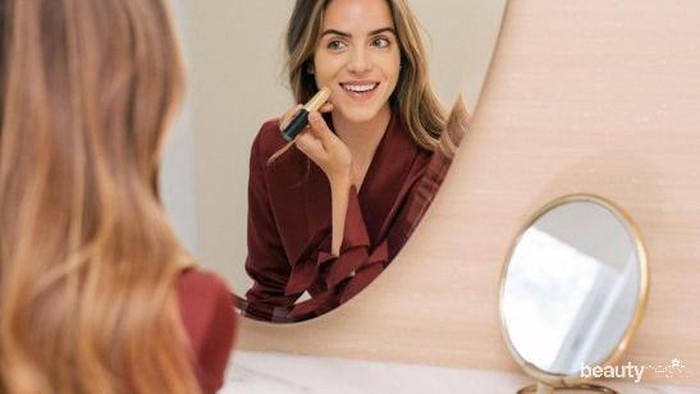 Anti Crack! Tips Agar Foundation Nempel di Kulit Wajah Kering