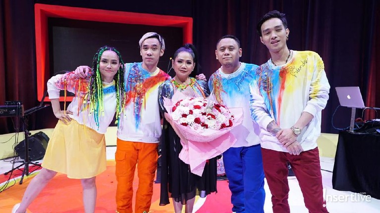 Vina Panduwinata Vina Panduwinata