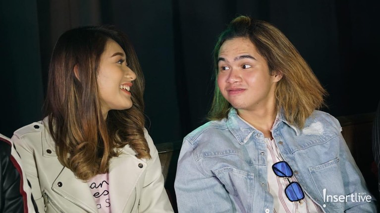 Amanda Caesa dan Dul Jaelani Amanda Caesa dan Dul Jaelani