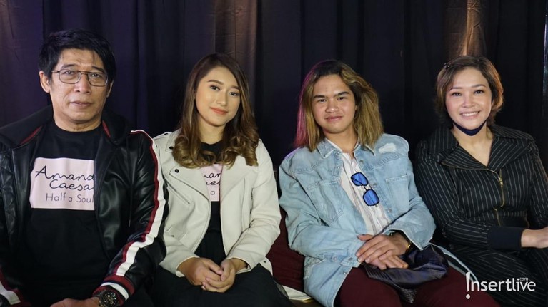 Amanda Caesa dan Dul Jaelani Amanda Caesa dan Dul Jaelani
