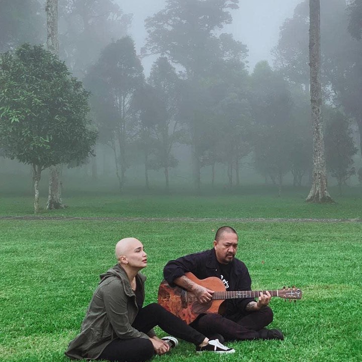 <p>Mereka beberapa kali membagikan momen menikmati keindahan alam bersama. (Foto: Instagram @frankysihombingz)</p>