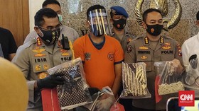 Hakim Belum Siapkan Putusan, Vonis Gilang Kain Jarik Ditunda