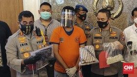 Gilang Bungkus Jarik Tak Mau Ajukan Penangguhan Penahanan