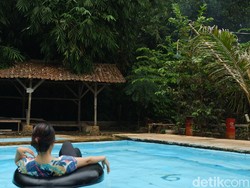 Rekomendasi Kolam Renang Air Alami di Bandung, Sejuk dan Jernih