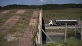 FOTO: Jembatan Penghubung Cegah Monyet Brasil Punah Brasil membangun koridor ekologi yang menghubungkan dua hutan untuk mencegah punahnya monyet Brazil.