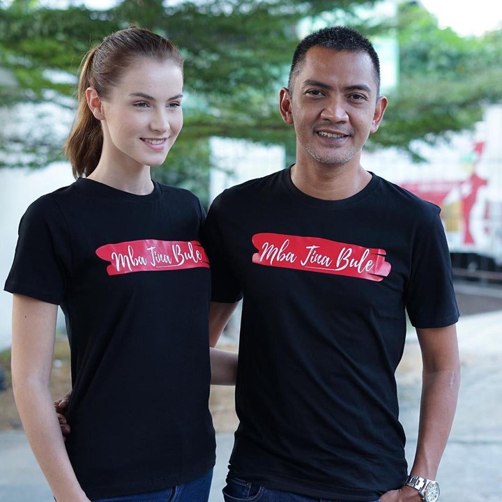 <p>Lewat YouTube dan Instagram, Mba Tina Bule kerap membagikan kisahnya menjalani pernikahan dengan pria Indonesia. (Foto: Instagram @mbatinabule_official)</p>