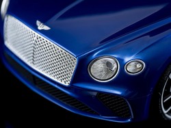Miniatur Bentley Dibanderol Seharga LCGC, Dibikin Dalam 300 Jam