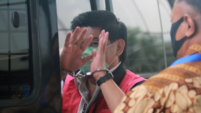 Sidang tuntutan dugaan kasus korupsi Jiwasraya ditunda karena Heru Hidayat dinyatakan positif Covid.