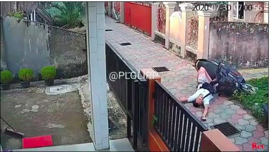 Viral kecelakaan di gang sempit