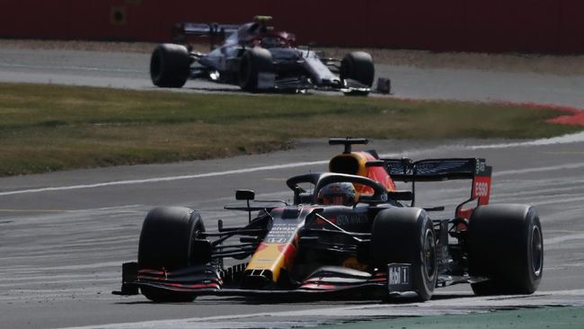 Klasemen F1 2020 Usai Verstappen Juara GP Inggris Berikut klasemen sementara F1 2020 setelah pembalap Red Bull Max Verstappen juara 70th Anniversary GP F1 di Sirkuit Silverstone.