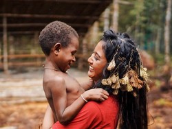 Claresta Taufan Jatuh Hati Sejatuh-jatuhnya kepada Papua