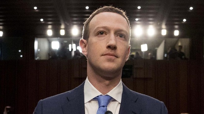Bos Facebook Mark Zuckerberg mengklaim telah mengembangkan alat yang akan mematikan smartphone di masa yang akan datang.