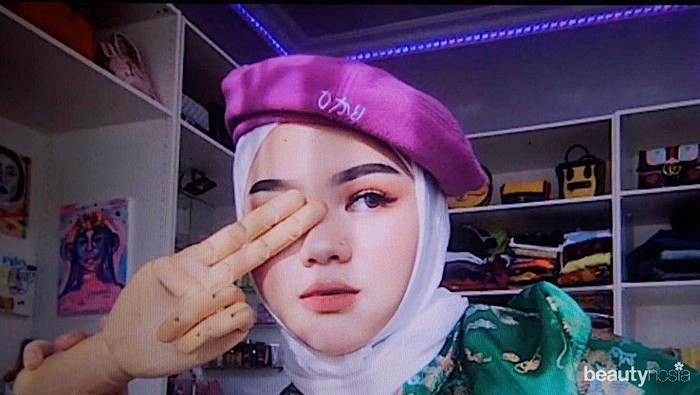 Inspirasi Gaya Hijab dan Topi Kekinian ala Selebgram
