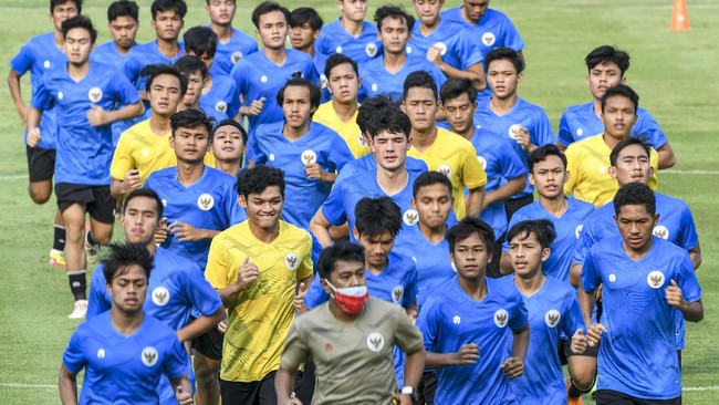 Shin Tae Yong mengaku masih memantau pemain keturunan Indonesia untuk memperkuat Timnas Indonesia U-19.