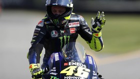 26 Hari Menyakitkan Rossi di MotoGP: Gagal Finis, Kena Corona