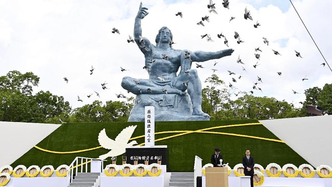 Pidato peringatan 75 tahun Bom Nagasaki Walikota Nagasaki, Tomihisa Taue menyinggung langkah konkret pelarangan nuklir oleh pemimpin dunia, termasuk Jepang.