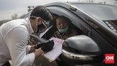 Foto: Pernikahan Drive Thru Jadi Alternatif di Tengah Pandemi Pernikahan drive thru jadi alternatif resepsi di tengah pandemi Covid-19. Pesta tetap digelar, tapi dengan protokol kesehatan yang ketat dan pembatasan tamu.