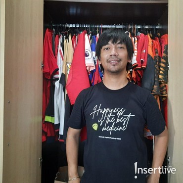 Rian D'Masiv Habiskan Miliran Rupiah demi Koleksi Jersi Sepakbola