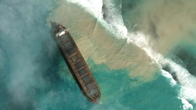 Perusahaan asal Jepang, Mitsui OSK Lines operator kapal kargo MV Wakashio bukan pertama kali menjadi pihak di balik tumpahan minyak selain di laut Mauritius.