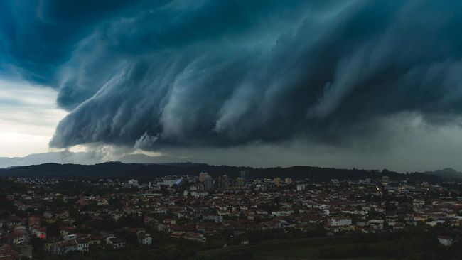 Awan Bak Tsunami Muncul Di Aceh Bmkg Imbau Warga Waspada