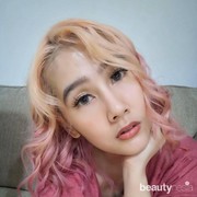 Tampil Beda, 4 Ide Warna Rambut Ombre ala Ardina Rasti