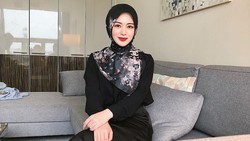 Cantik Pakai Lipstik Merah, Mualaf Korea Banjir Pujian Netizen +62