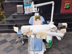 Dokter Gigi Palsu di Bekasi Endorse Selebgram untuk Promosi Jasanya