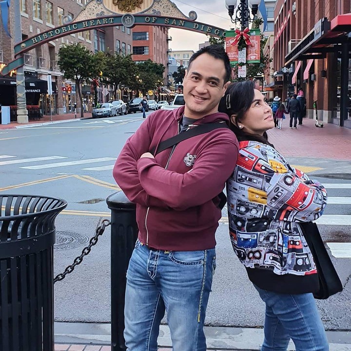 <p>Sebelum sakit, Ferry dan Anggi kerap traveling bareng, Bunda. Mereka tampak mesra dan menikmati momen traveling bersama. (Foto: Instagram @ferryirawanofficial)</p>