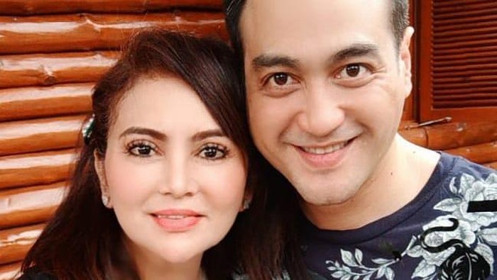 Ferry Irawan dan istri