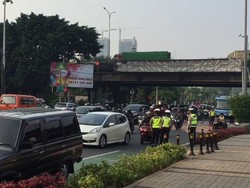 Ganjil Genap Berlaku! Polisi Tilang Pelanggar di Jalan RS Fatmawati