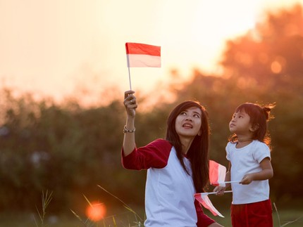 Pentingkah Mengajarkan Lagu Nasional Kepada Anak Sejak Usia Dini?
