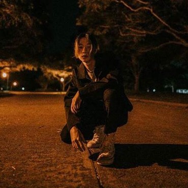 Lirik Lagu Right Here - Keshi