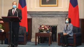 Menkes AS Bertemu Presiden Taiwan Bahas Penanganan Covid-19