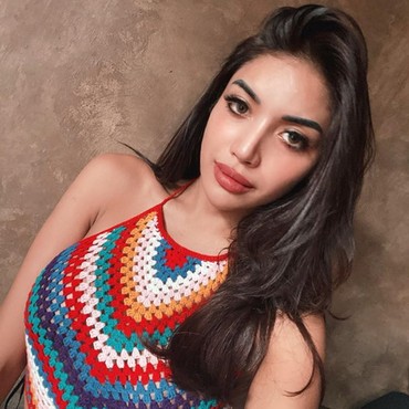 Millendaru Foto Bareng Denny Sumargo, Netizen Riuh Bahas Soal Payudara