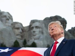 Media AS Tulis Donald Trump Ingin Wajahnya Terpampang di Gunung Rushmore