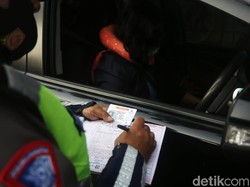 Polisi Tegur Pemobil Coba Masuk Rangkaian Wapres di Exit Tol Semanggi