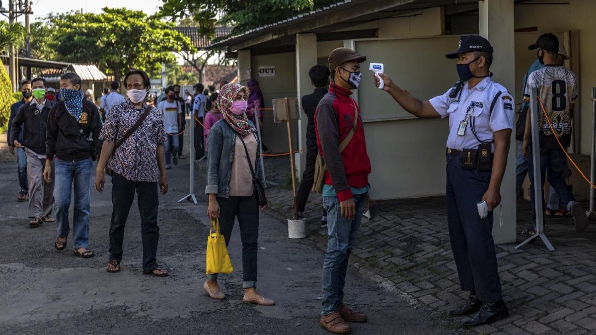 FOTO: Roda Ekonomi Perusahaan di Jateng Tetap Berputar