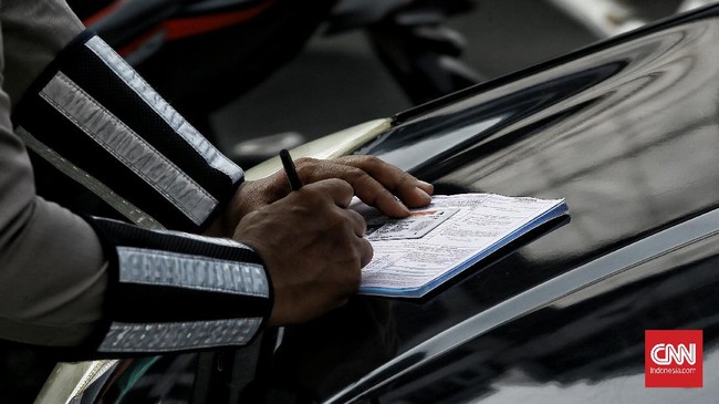 Sebanyak 493 kendaraan pada hari pertama penindakan terhadap pelanggar aturan ganjil genap, Senin (10/8).