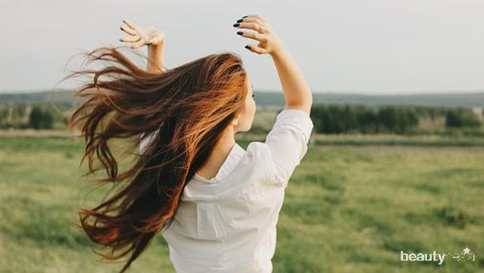 5 Cara Merawat Rambut Kering Tanpa Perlu ke Salon 5 Cara Merawat Rambut Kering Tanpa Perlu ke Salon