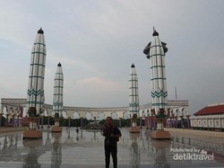 11 Wisata Religi di Semarang: Kelenteng-Kembaran Masjid Nabawi