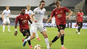 MU Menang, Dua Pemain Sekaligus Kena Tipu Lawan