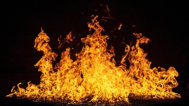 Ngeri, Selebgram Asal China Dibakar Hidup-hidup oleh Mantan Suami