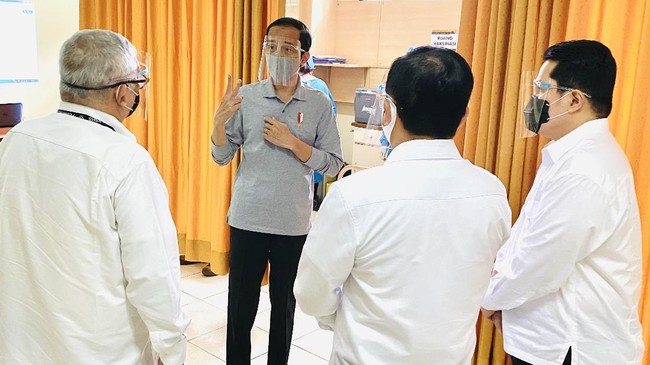 Kekhawatiran Presiden Jokowi soal vaksinasi Covid-19 diplintir sehingga memicu demo tak lepas dari komunikasi buruk dan tertutup dari pemerintah.