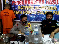 Detik-detik Polisi Bekuk 4 Pengedar Narkoba di Parepare