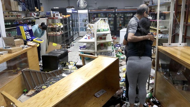FOTO: Sisa Kerusuhan dan Aksi Penjarahan di Chicago