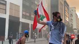 VIDEO: PM Libanon Mundur, Warga Bentrok