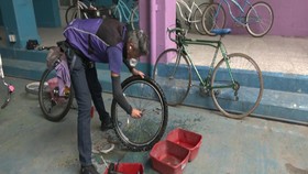 VIDEO: Warga Donasi Sepeda Bekas Untuk Tenaga Medis
