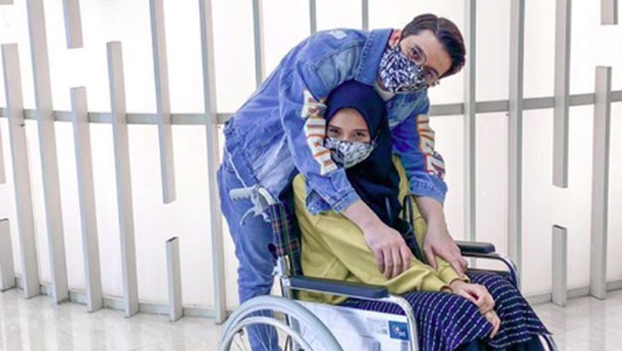 Zaskia Sungkar dan Irwansyah