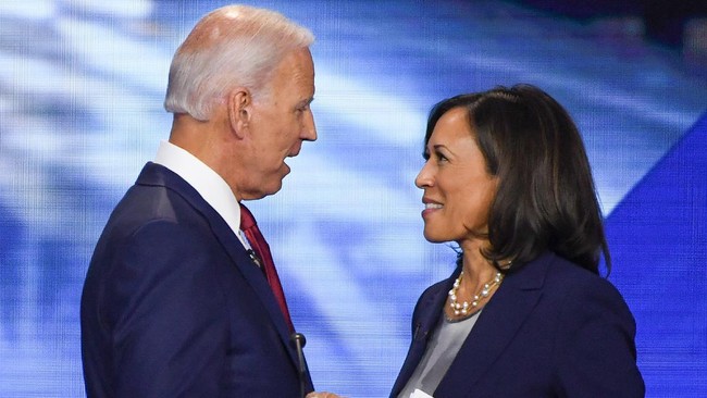 Partai Demokrat mempertahankan kendali atas Senat AS. Kemenangan ini membuat Presiden Joe Biden lebih percaya diri saat bertemu Xi Jinping.